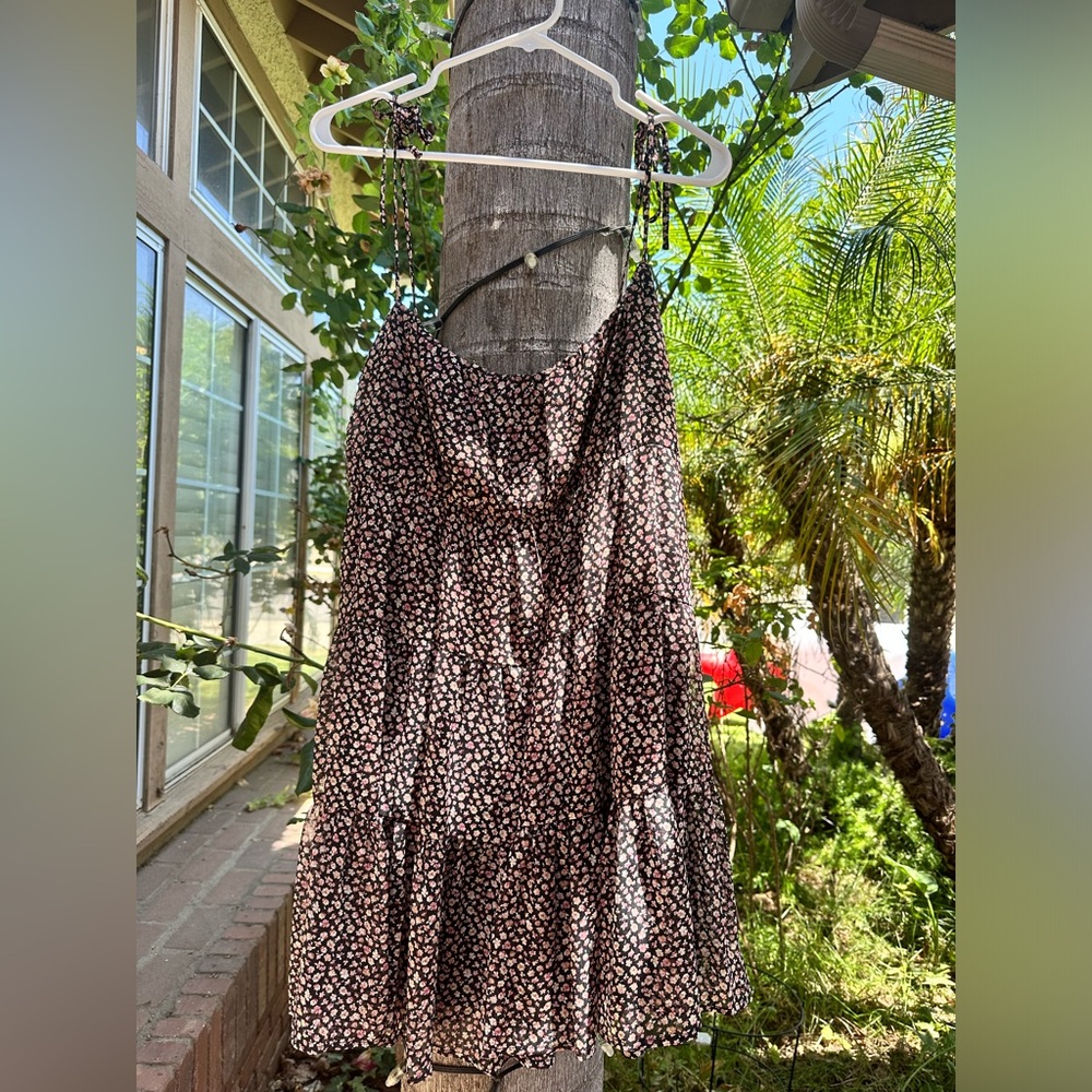 Spaghetti strap, floral, ruffle dress!